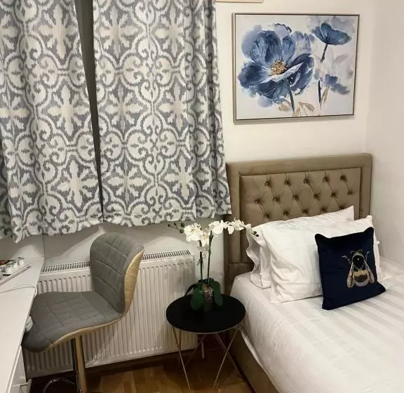 Aamiaismajoitus (B&B) Tj Homes