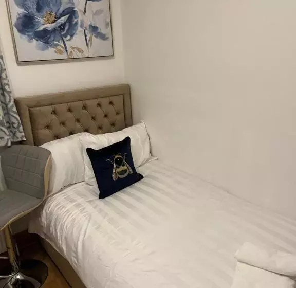 Aamiaismajoitus (B&B) Tj Homes