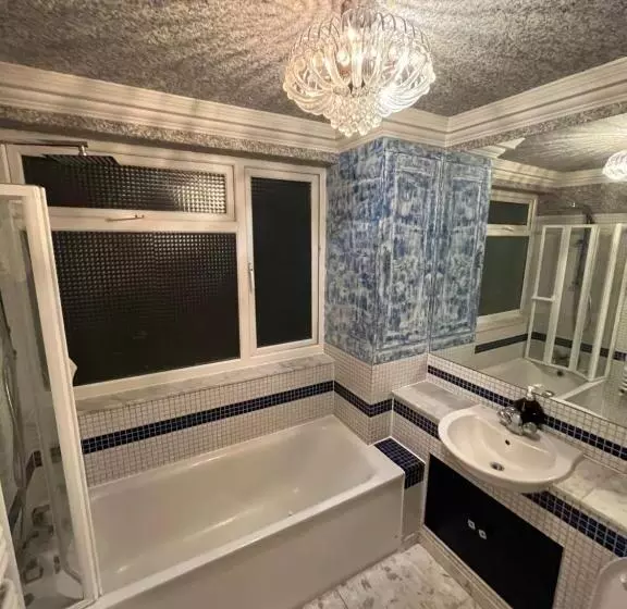 Aamiaismajoitus (B&B) Tj Homes