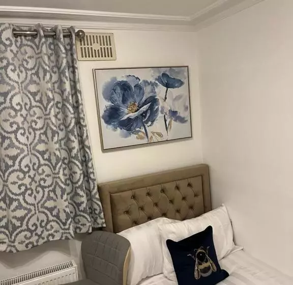 Aamiaismajoitus (B&B) Tj Homes