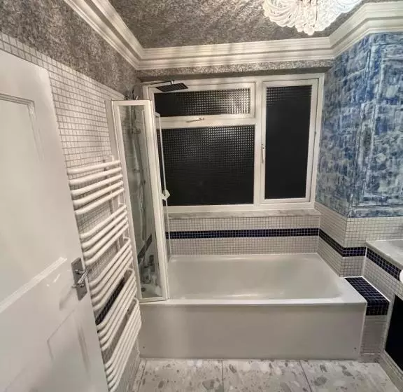 Aamiaismajoitus (B&B) Tj Homes