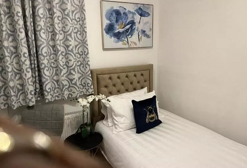 Aamiaismajoitus (B&B) Tj Homes