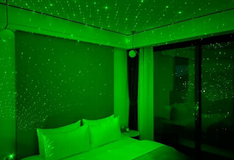 Emeishan See The Stars B&b