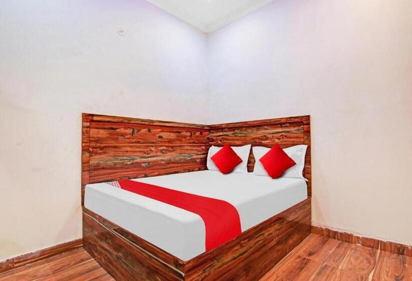 בית מלון כפרי Max Near Samaypur Badli Metro Station