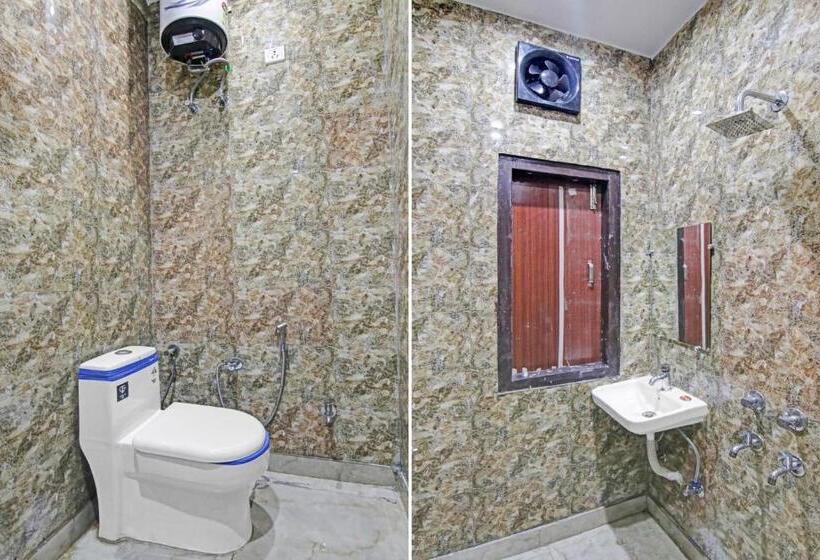 בית מלון כפרי Max Near Samaypur Badli Metro Station