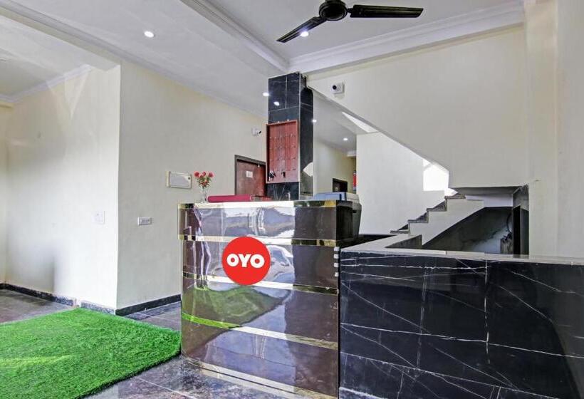 בית מלון כפרי Max Near Samaypur Badli Metro Station