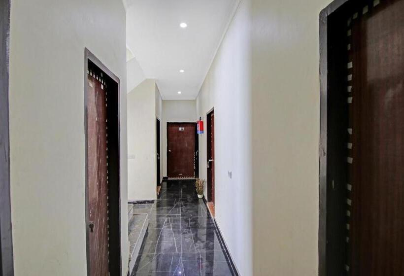 בית מלון כפרי Max Near Samaypur Badli Metro Station