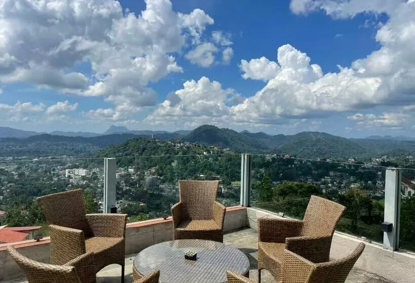 Hostel By Kandy Skyloft