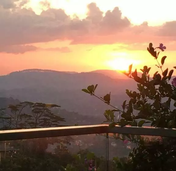 Hostel By Kandy Skyloft