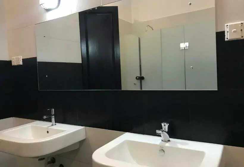 Hostel By Kandy Skyloft