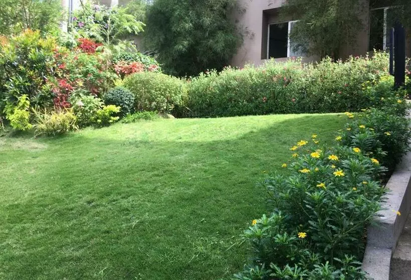 Hostel By Kandy Skyloft