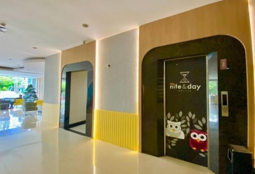 בית מלון כפרי All Nite & Day Sulsel  Makassar