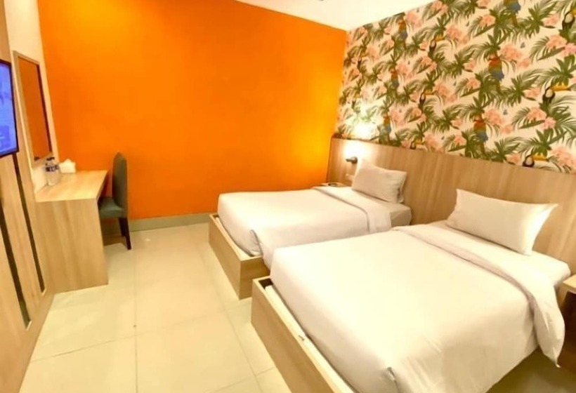 בית מלון כפרי All Nite & Day Sulsel  Makassar