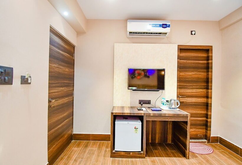 Fabhotel Prime Jalsa Nr Axis Mall