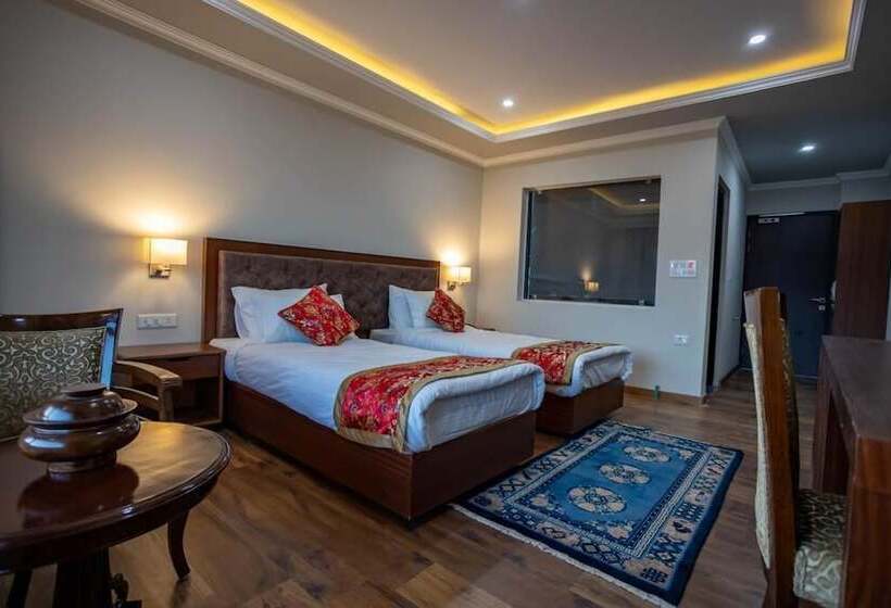 Отель Karma Residency