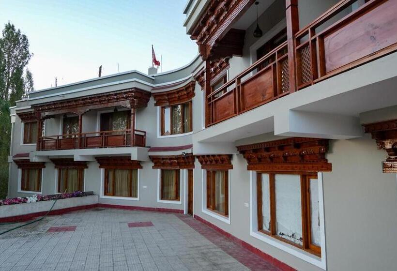 Отель Karma Residency