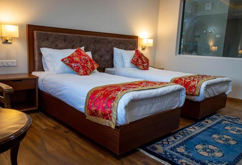 Отель Karma Residency