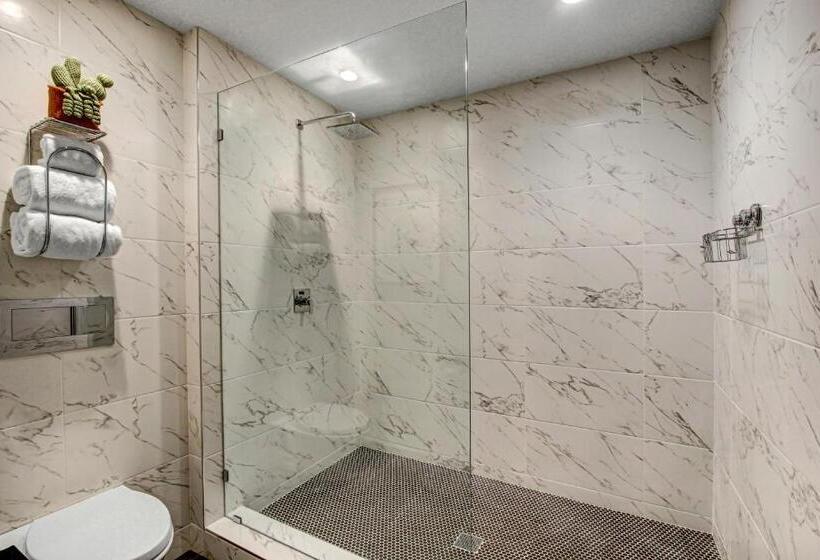 فندق Mahala 21 And Over