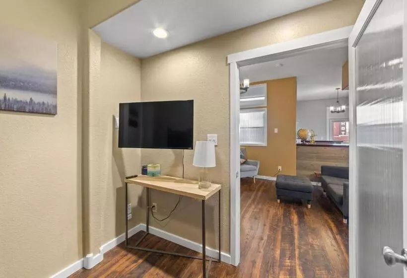 Hotelli Modern Condo Inside The Historic St Regis