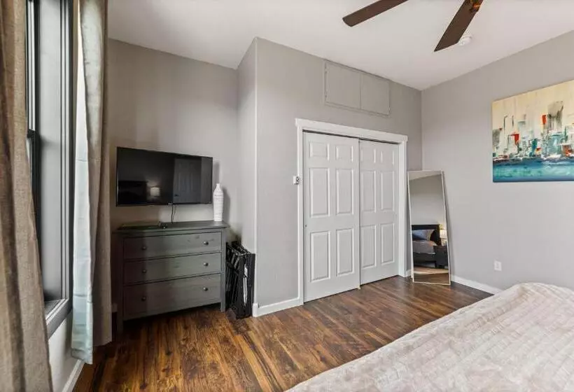 Hotelli Modern Condo Inside The Historic St Regis