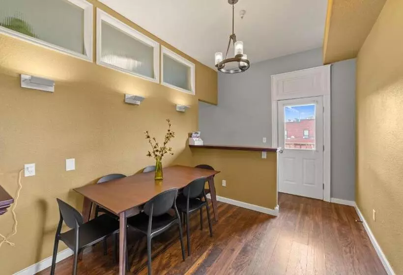 Hotelli Modern Condo Inside The Historic St Regis