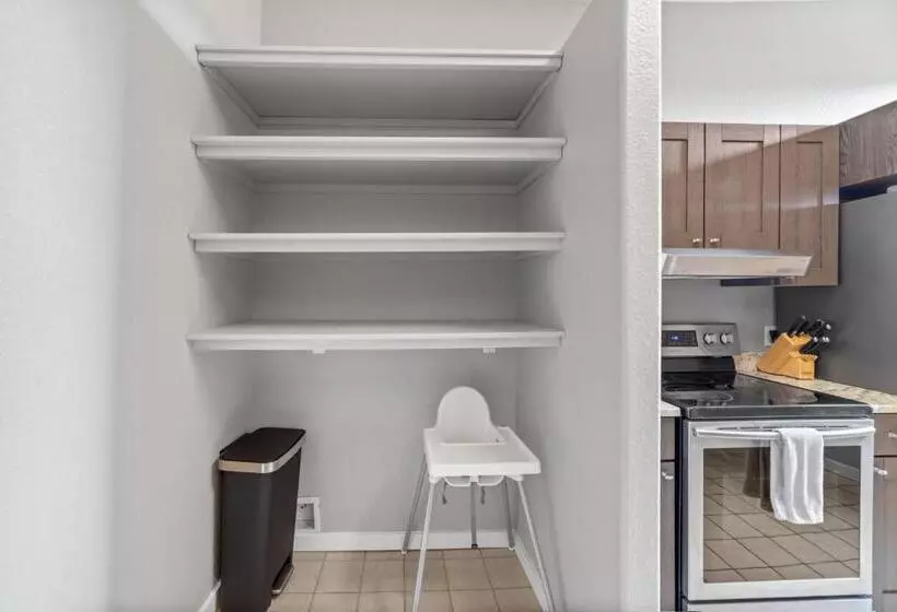 Hotelli Modern Condo Inside The Historic St Regis