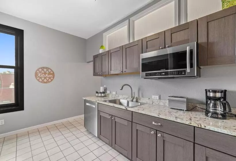 Hotelli Modern Condo Inside The Historic St Regis