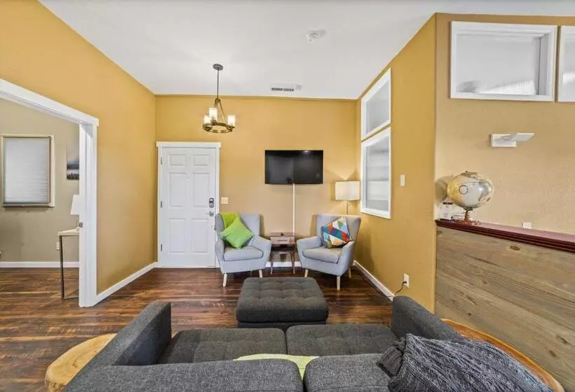 Hotelli Modern Condo Inside The Historic St Regis