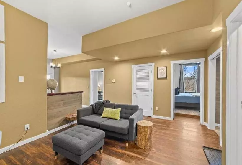 Hotelli Modern Condo Inside The Historic St Regis