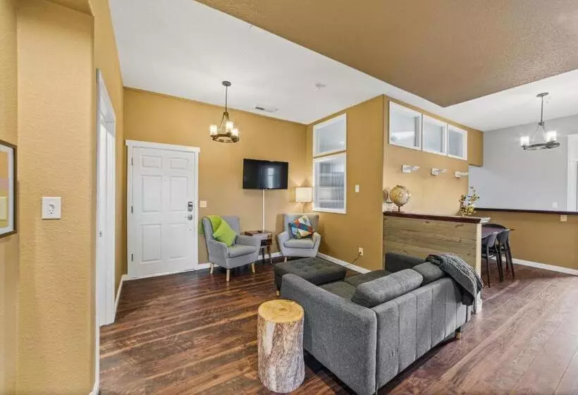 Hotelli Modern Condo Inside The Historic St Regis