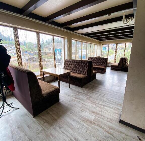 Отель Royal Yablunytsya