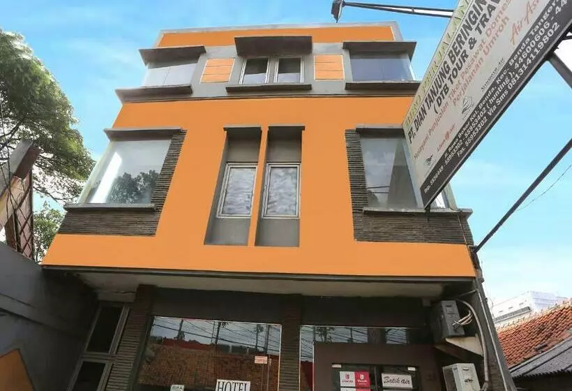 Hotelli Spot On 92022 Dian Tanjung Beringin