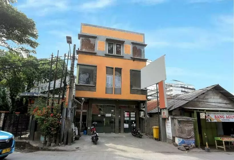 Hotelli Spot On 92022 Dian Tanjung Beringin