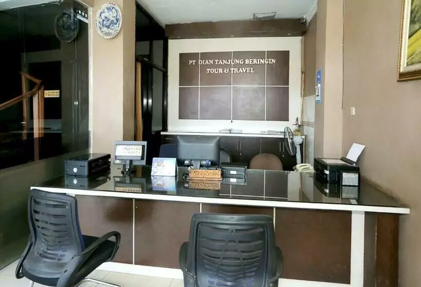 Hotelli Spot On 92022 Dian Tanjung Beringin