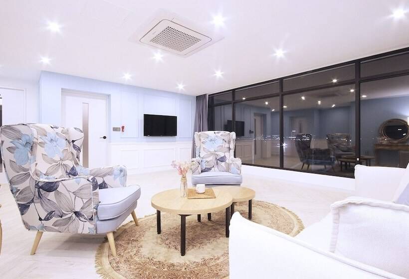 Motel Tongyeong  Chosun