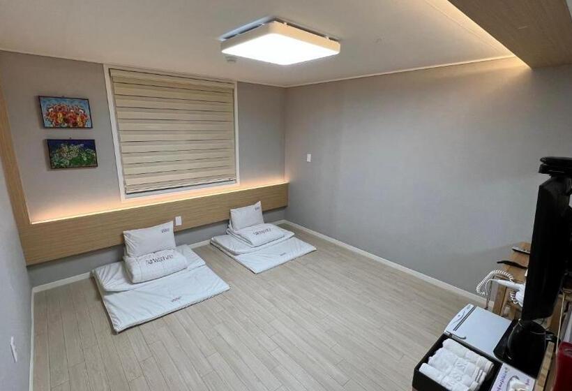 Motel Tongyeong  Chosun