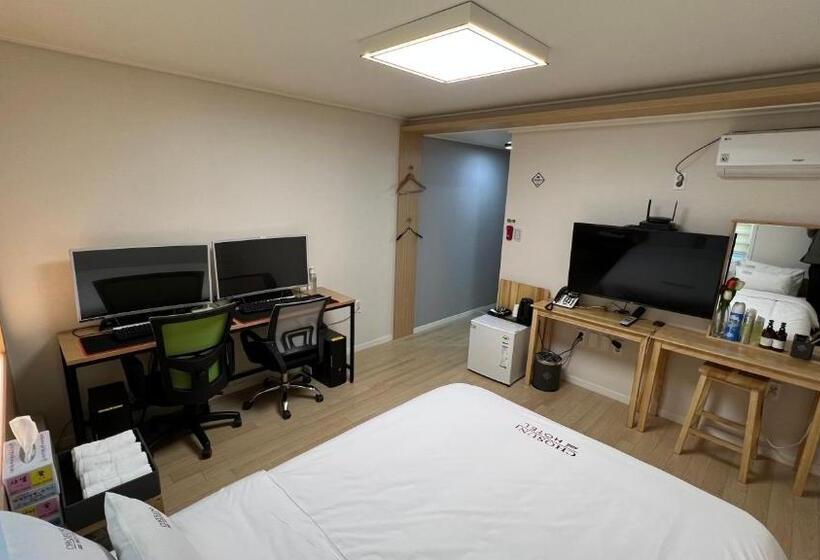 Motel Tongyeong  Chosun