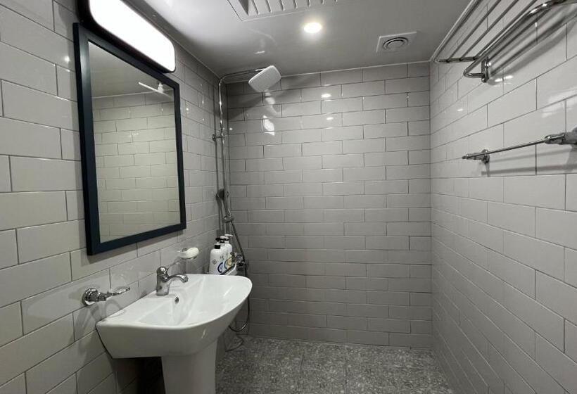 Motel Tongyeong  Chosun