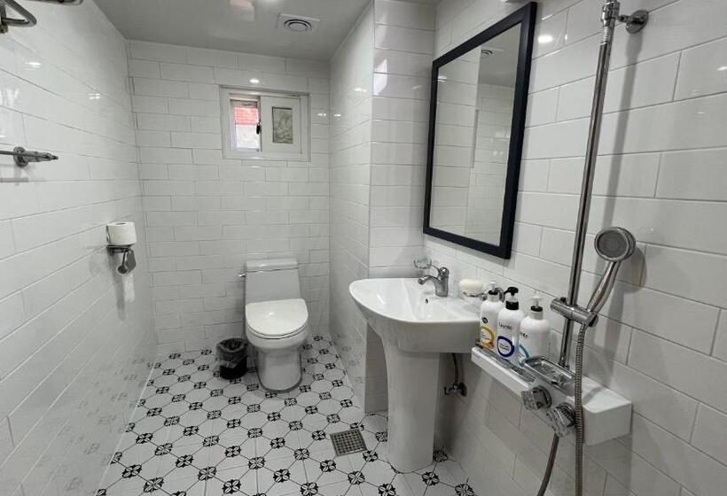 Motel Tongyeong  Chosun