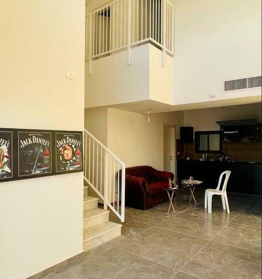 ペンション פנטהוז ונוף עוצר נשימה, שקט אפשרות בקומה העליונה לחדר משרד הפנטהוז מיועד לאורחים