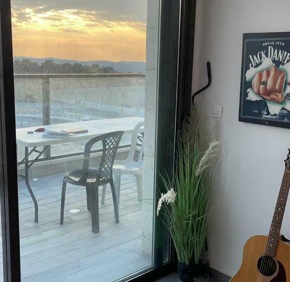 ペンション פנטהוז ונוף עוצר נשימה, שקט אפשרות בקומה העליונה לחדר משרד הפנטהוז מיועד לאורחים