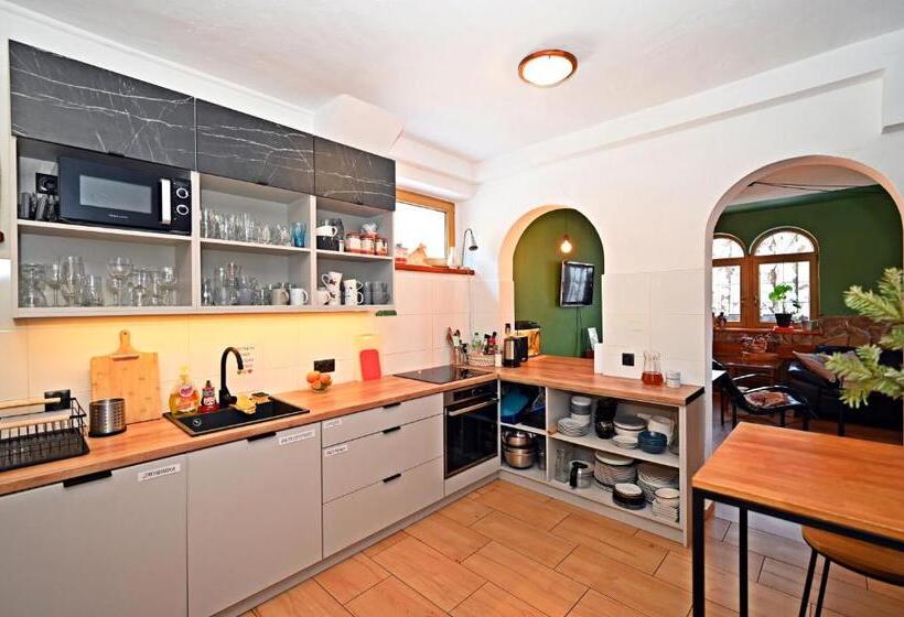 膳宿费 Poza Horyzont