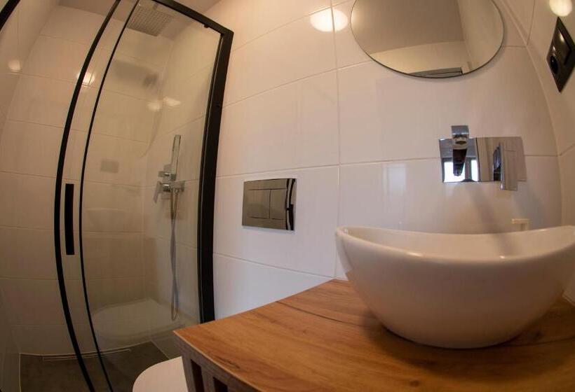 膳宿费 Poza Horyzont