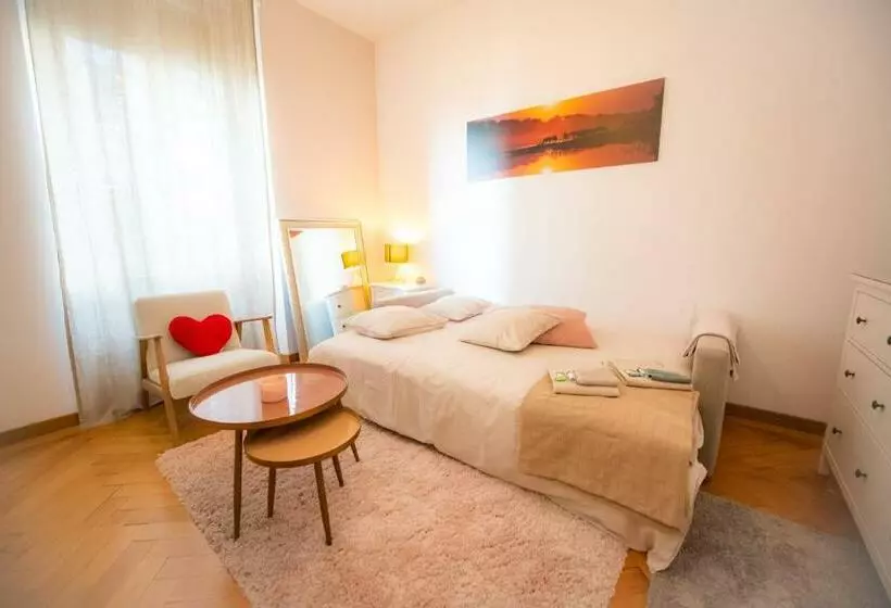 Majatalo Room Eight   Your Space In The City