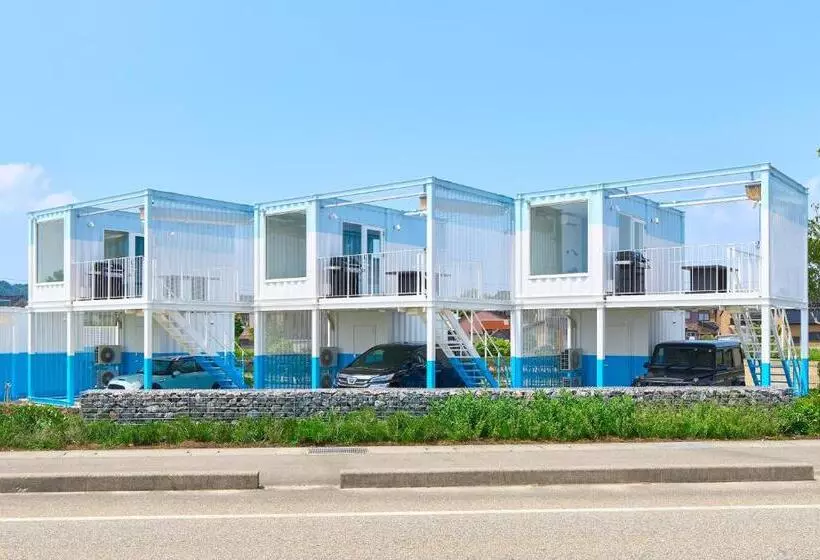 Lomakeskus Wharfandco