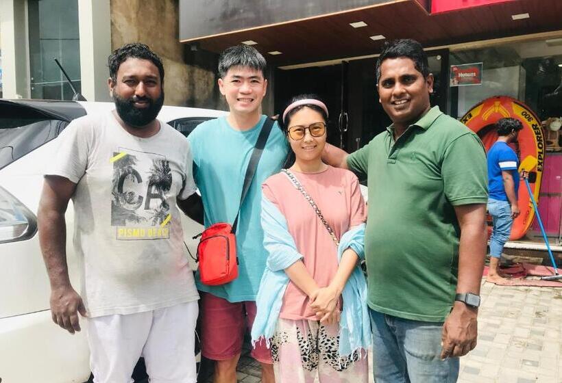 Cinnamon Tan Boutique