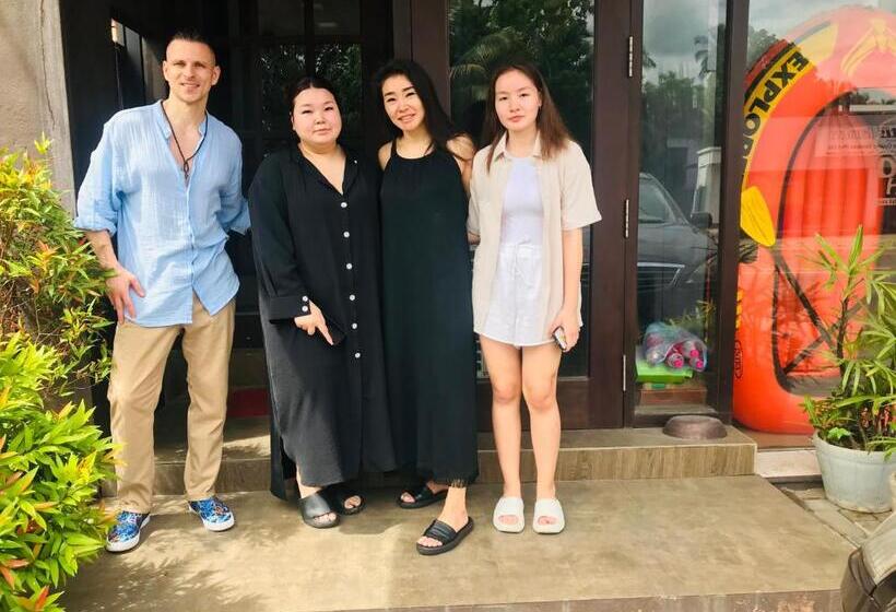 Cinnamon Tan Boutique