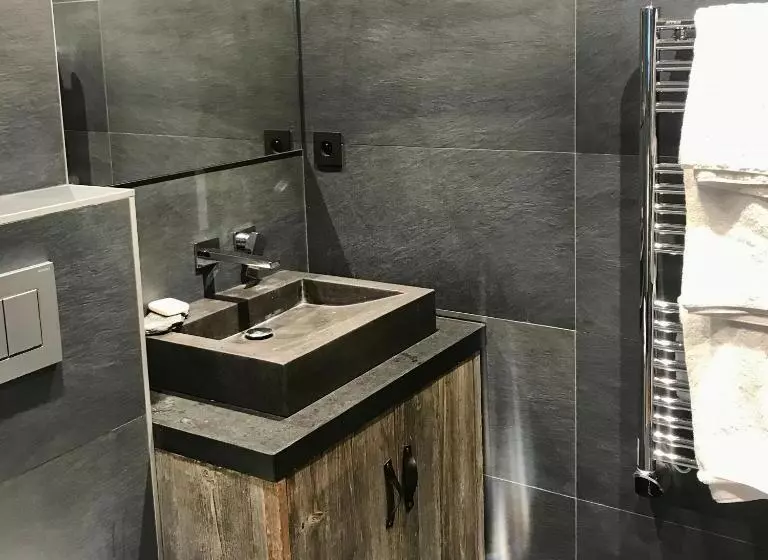 カプセルホテル Studio Megève Centre
