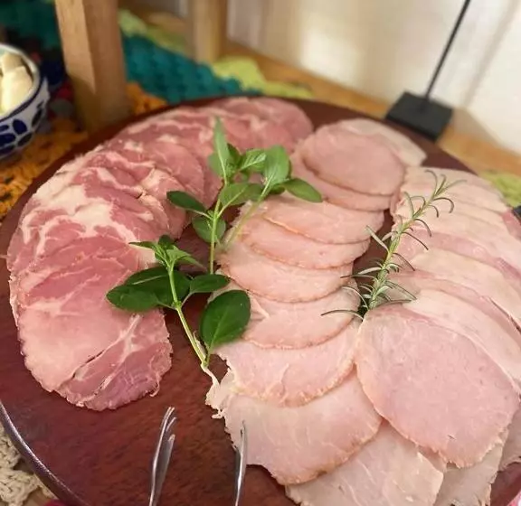 Hotelli Pousada Tons Da Mantiqueira