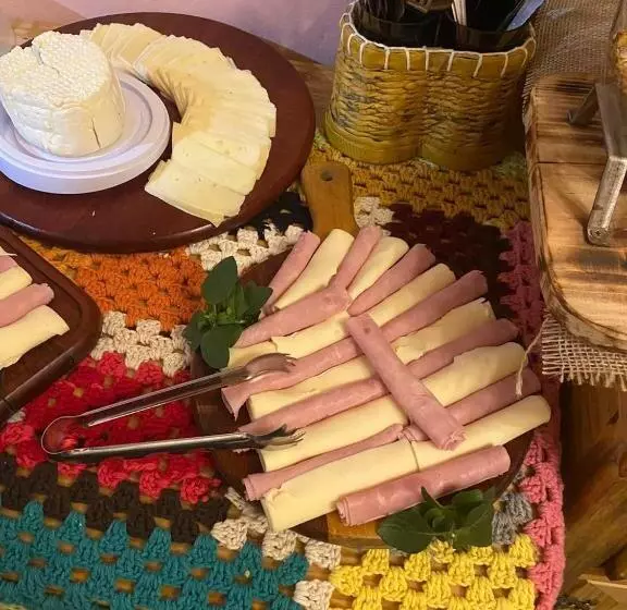 Hotelli Pousada Tons Da Mantiqueira